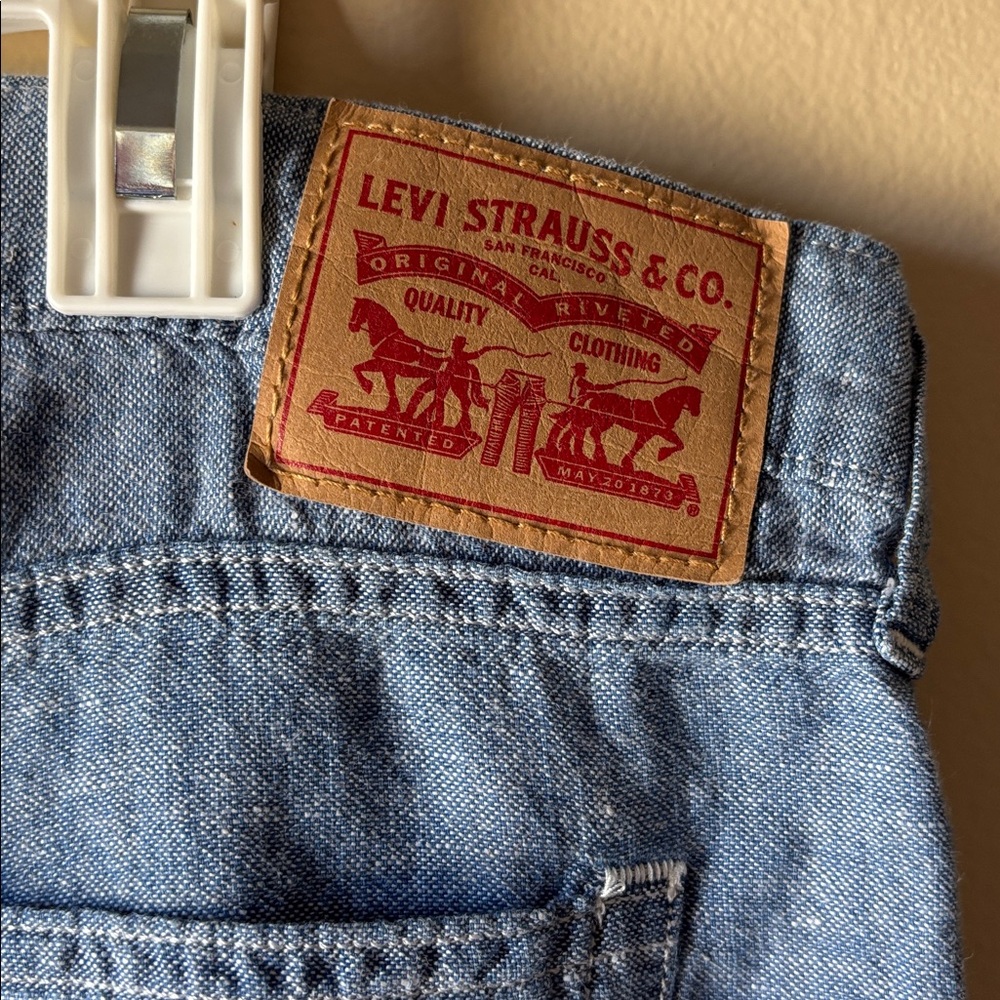 Levi’s Light Wash Chambray Linen Blend Pants - Picture 2 of 7